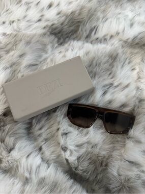 DEZI Backtrack Sunglasses